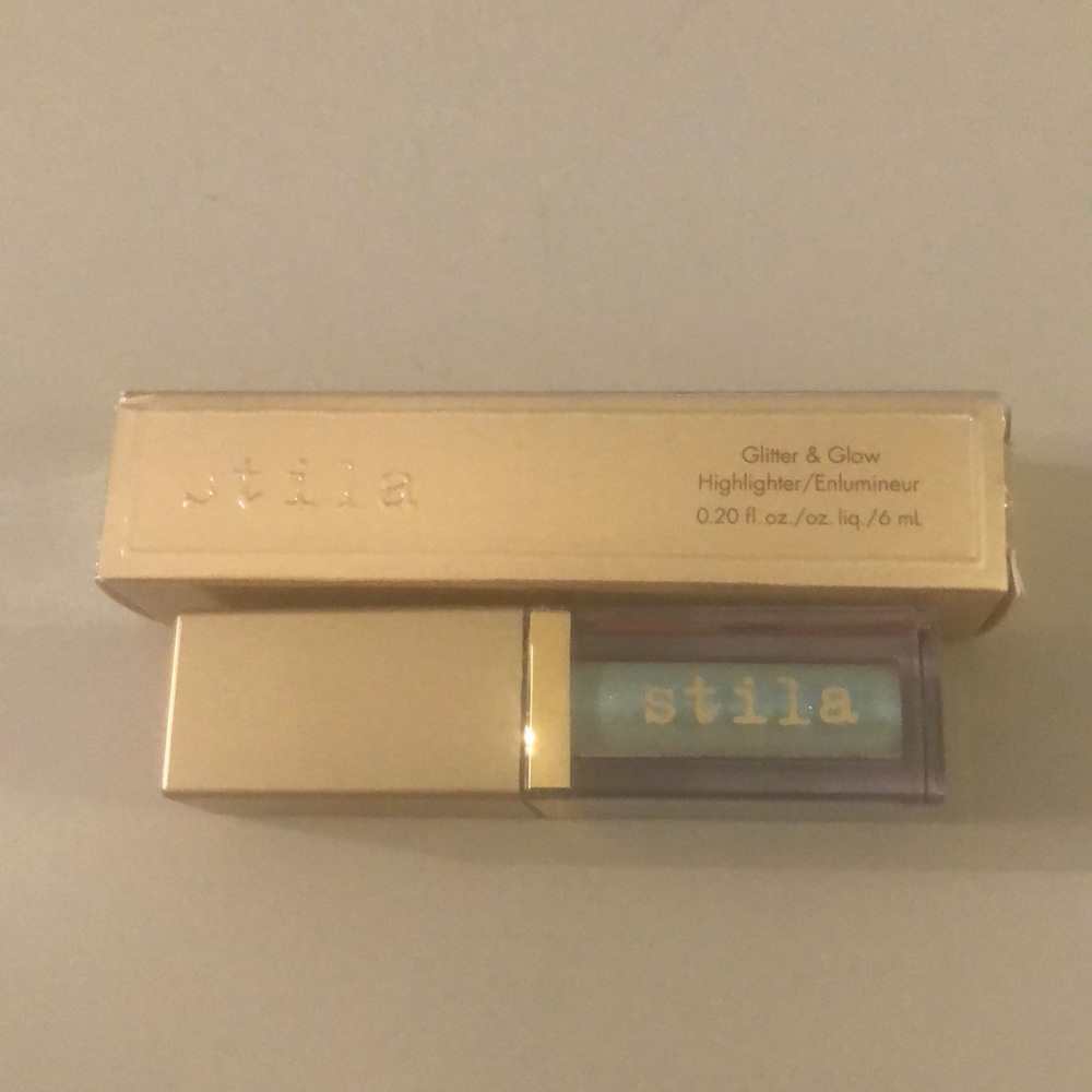 Stila glitter & glow highlighter “Admiral”